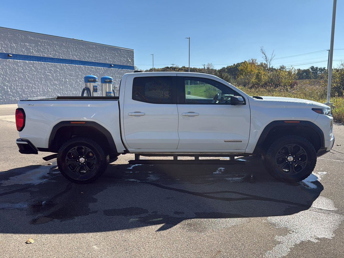 Used 2023 GMC Canyon Elevation w/ Elevation Premium Package AWD/4WD image 9