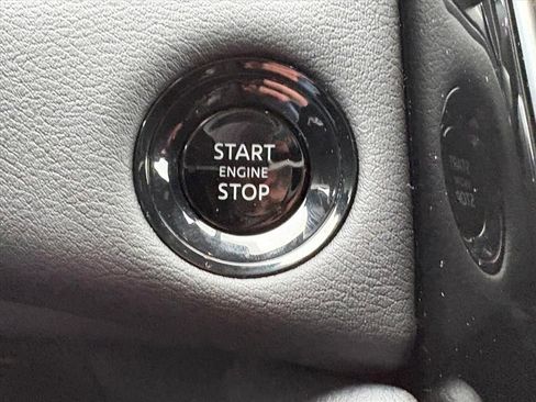 Certified 2025 Nissan Armada PRO-4X image 15