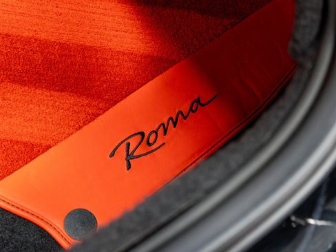 Used 2022 Ferrari Roma RWD image 54