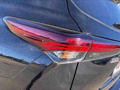 Used 2024 Toyota Highlander XLE image 27