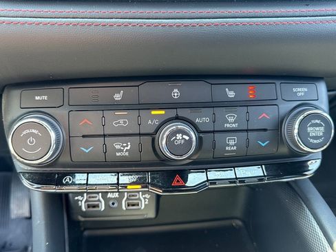 Used 2026 Dodge Durango GT w/ Blacktop Package AWD/4WD image 22