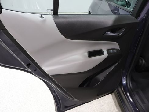 Used 2018 Chevrolet Equinox LS FWD image 19