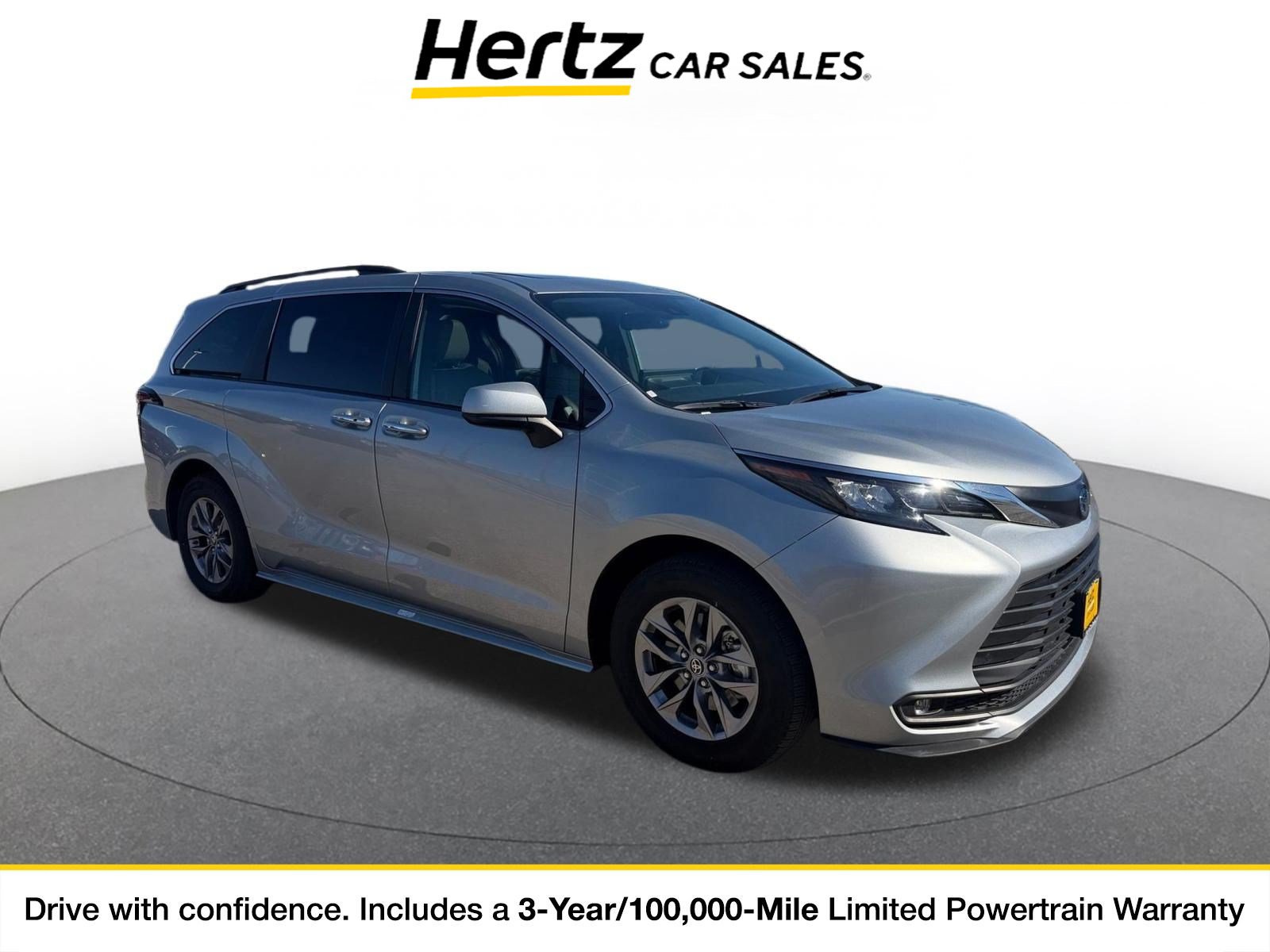 Used 2025 Toyota Sienna XLE FWD image 1