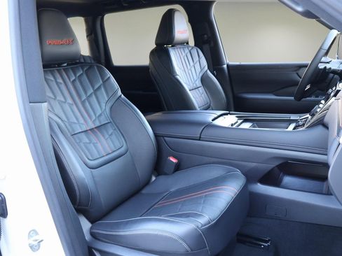 Used 2025 Nissan Armada PRO-4X w/ Pro-4X Premium Package image 22