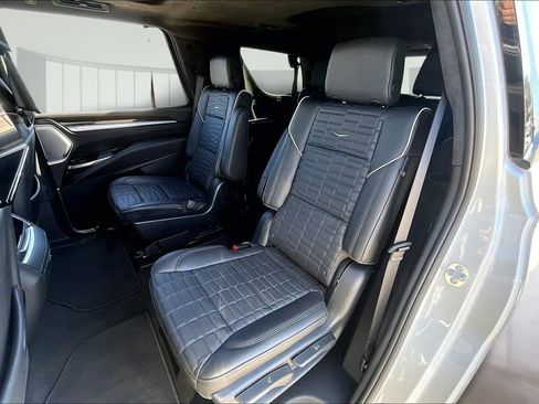 Used 2025 Cadillac Escalade Sport Platinum w/ LPO, ONYX Package image 26