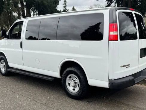 Used 2014 Chevrolet Express 2500 LS RWD image 3