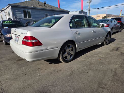 Used 2005 Lexus LS 430 RWD image 4