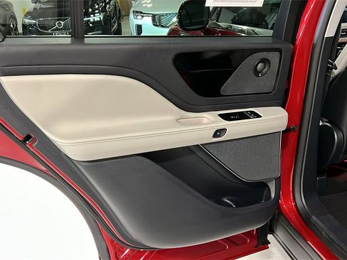 Used 2025 Lincoln Aviator Reserve w/ Illumination Package image 26