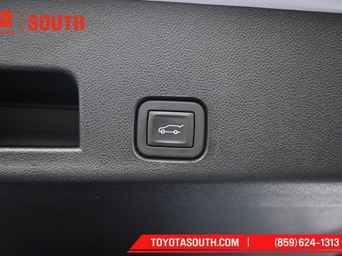 Used 2026 Chevrolet Traverse Z71 w/ Enhanced Driving Package AWD/4WD image 36