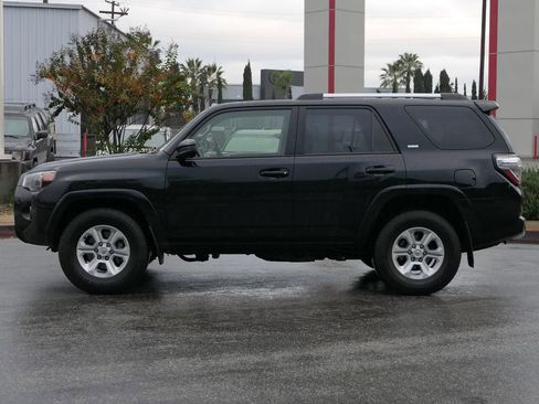 Used 2024 Toyota 4Runner SR5 image 6