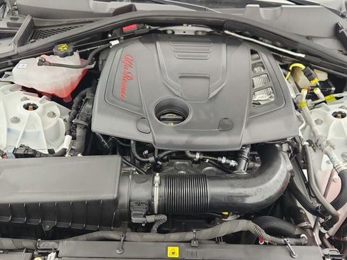 Used 2025 Alfa Romeo Giulia AWD w/ Veloce Package AWD image 28