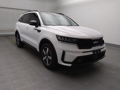 Used 2023 Kia Sorento EX w/ Panoramic Sunroof Package FWD image 13