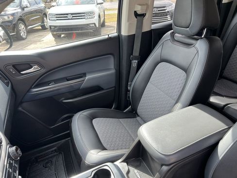 Used 2019 Chevrolet Colorado Z71 image 12