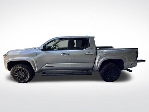 Used 2026 Toyota Tacoma SR5 AWD/4WD image 8