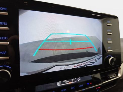 Certified 2023 Toyota Sienna XLE image 18