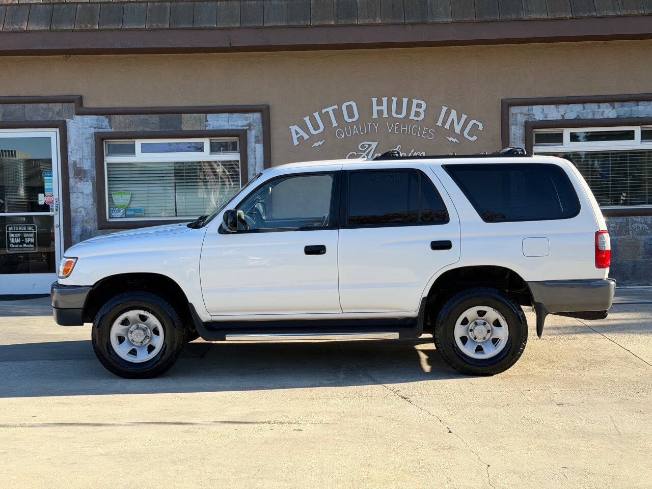 Used 1998 Toyota 4Runner 2WD w/ Upgrade Pkg image 8