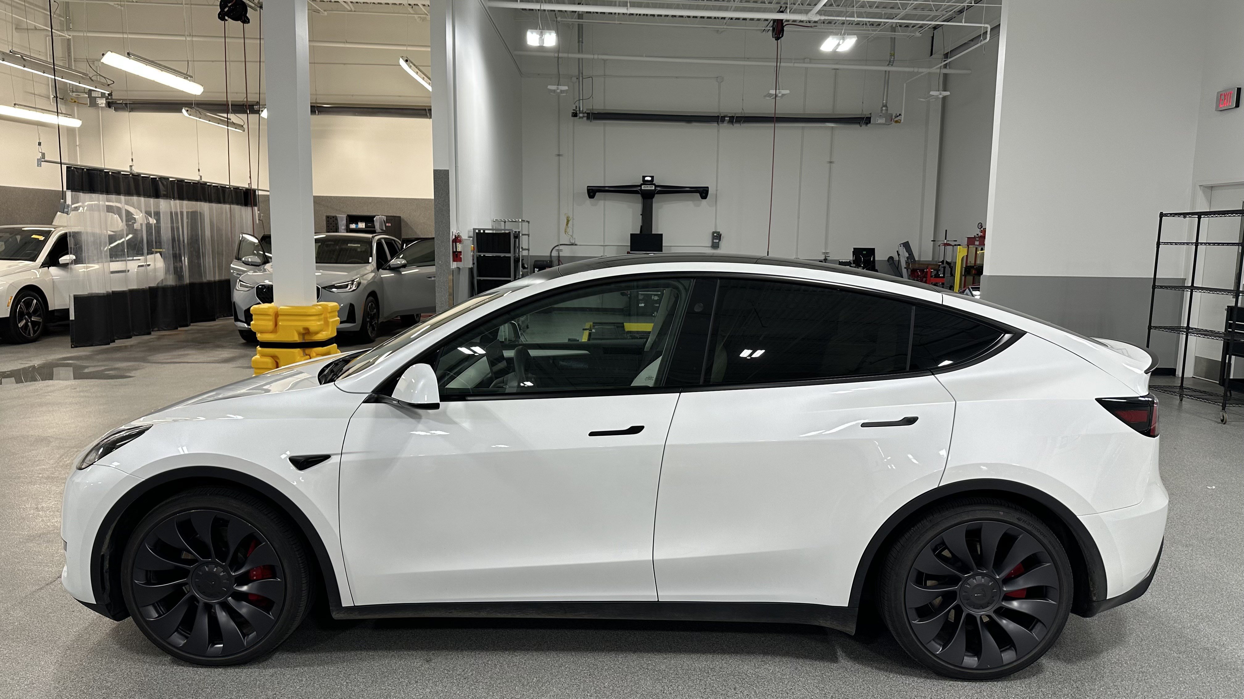 Used 2025 Tesla Model Y Performance AWD/4WD image 7