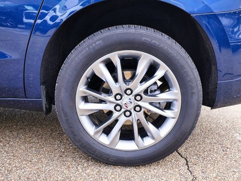 Certified 2023 Buick Enclave Avenir image 35