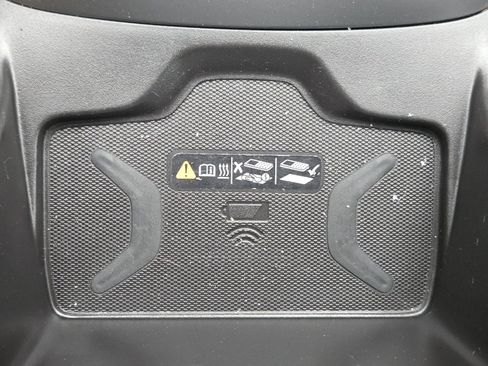 Used 2022 Chevrolet Colorado ZR2 image 8