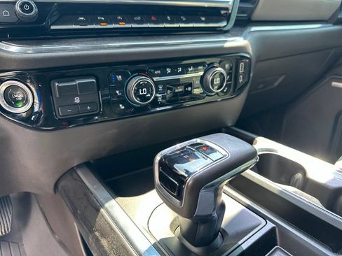 Used 2023 Chevrolet Silverado 1500 LTZ AWD/4WD image 17