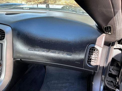 Used 2007 Chevrolet Corvette Convertible w/ Preferred Equipment Group image 19