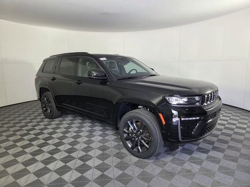 New 2026 Jeep Grand Cherokee L Limited AWD/4WD image 2