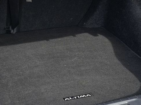 Used 2024 Nissan Altima 2.5 SV image 8