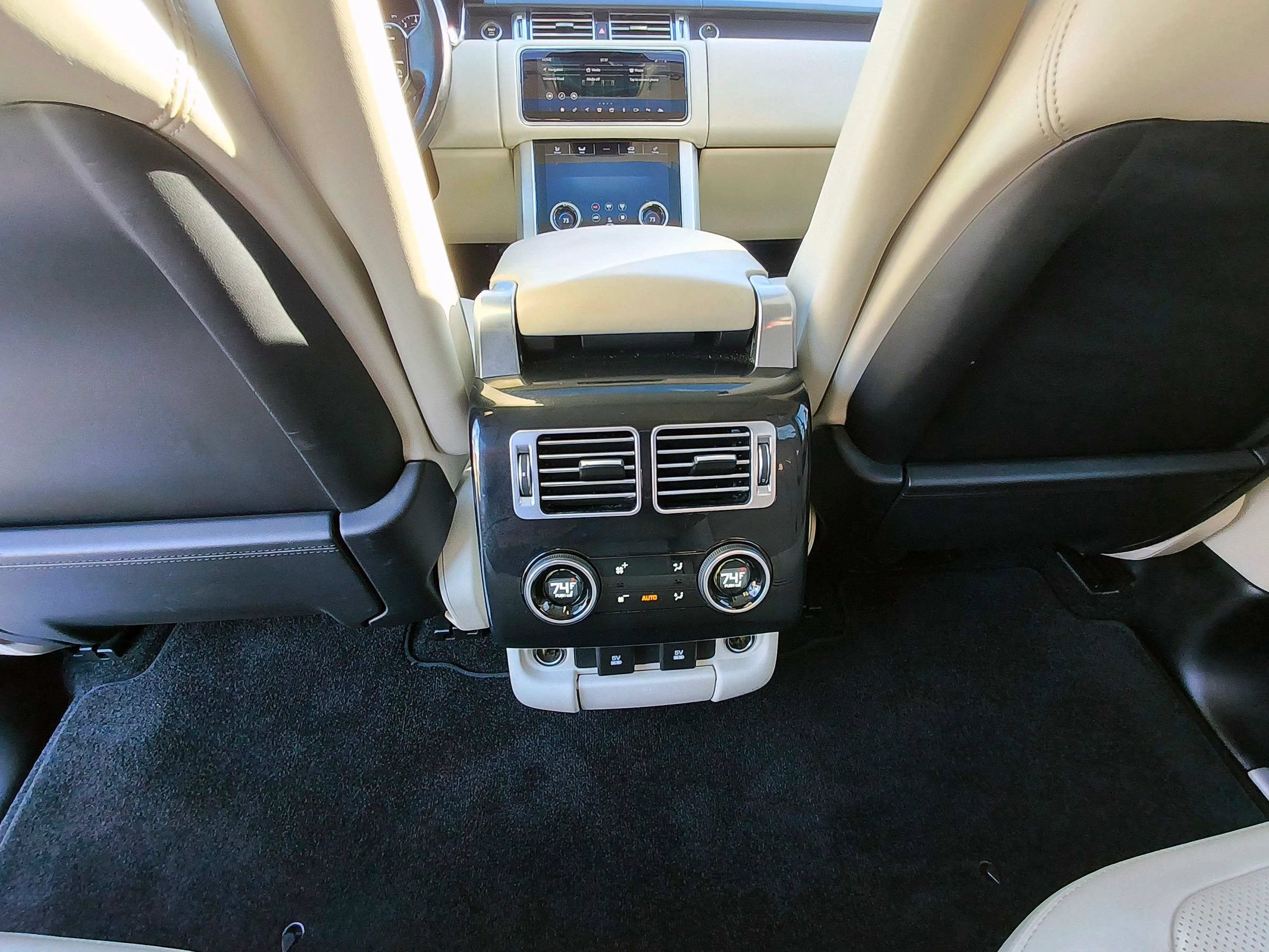 Used 2019 Land Rover Range Rover Supercharged AWD/4WD image 16