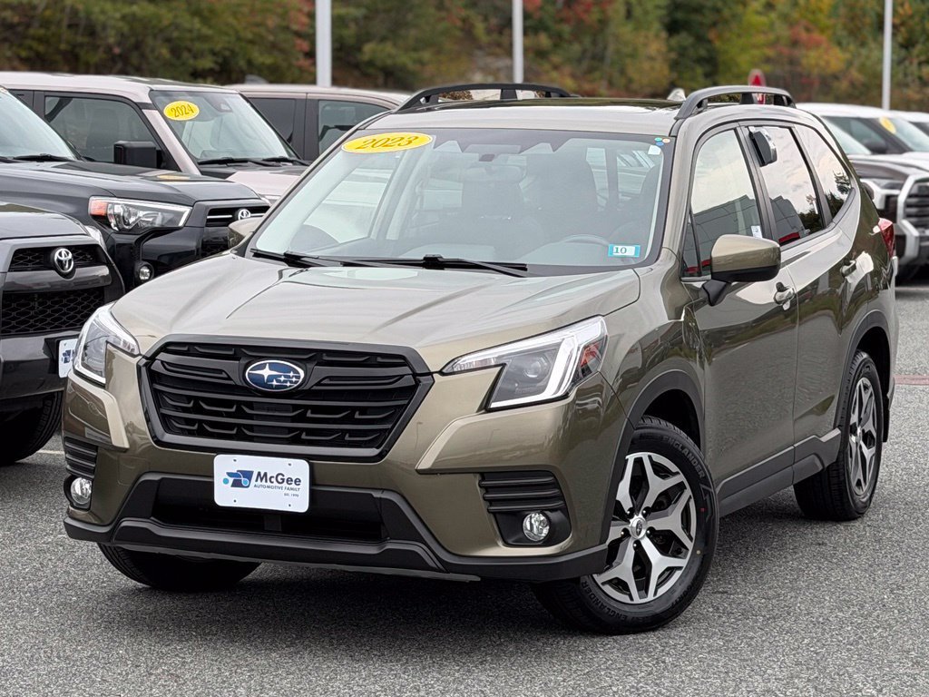 Used 2023 Subaru Forester Premium AWD/4WD image 1