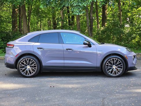 Used 2024 Porsche Macan 4 Electric AWD/4WD image 7