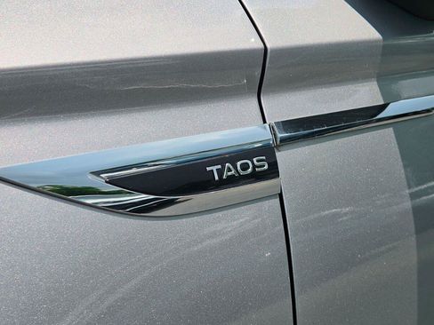 Certified 2023 Volkswagen Taos SE w/ Panoramic Sunroof Package FWD image 12