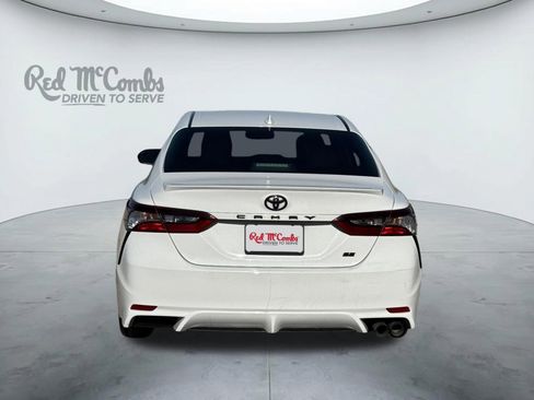 Used 2021 Toyota Camry SE w/ Convenience Package image 4