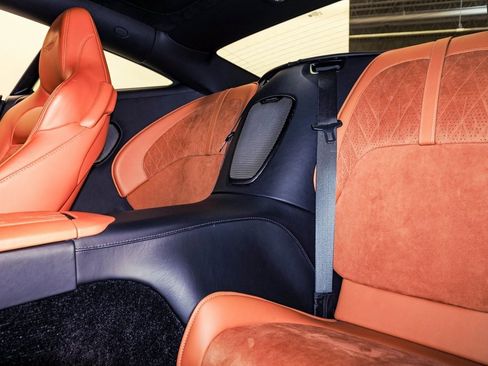 Used 2024 Aston Martin DB12 Coupe image 22