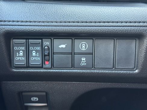 Used 2024 Honda Odyssey EX-L image 17