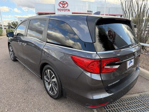 Used 2022 Honda Odyssey Touring image 3