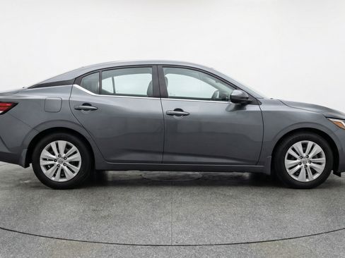 Used 2025 Nissan Sentra S image 11