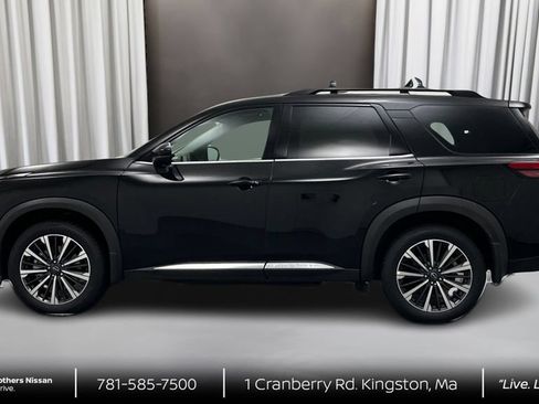 New 2026 Nissan Pathfinder Platinum w/ Cargo Package AWD/4WD image 8