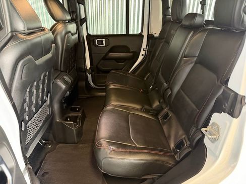 Used 2023 Jeep Gladiator Rubicon w/ Cold Weather Group image 11