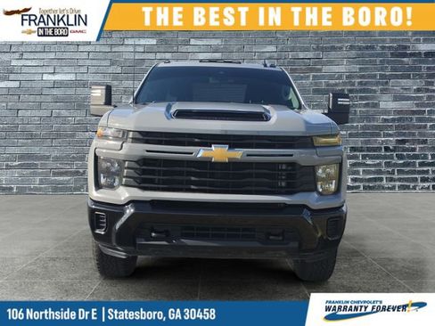 Used 2024 Chevrolet Silverado 2500 Custom w/ Custom Value Package image 8