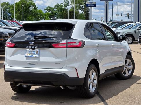 Used 2024 Ford Edge SE image 12