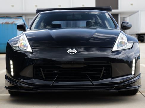Used 2013 Nissan 370Z Touring w/ Sport Pkg RWD image 23