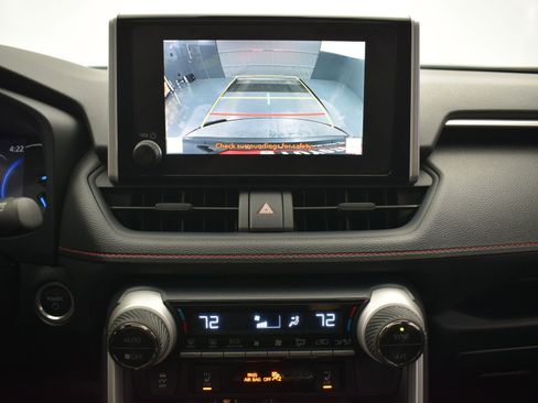 Used 2024 Toyota RAV4 SE w/ Weather & Moonroof Package image 17