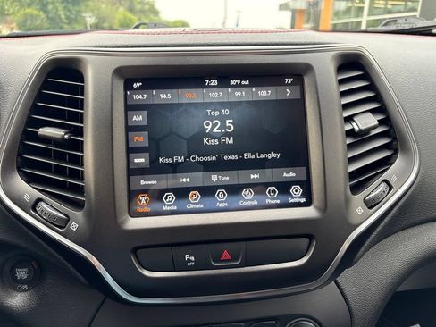 Used 2020 Jeep Cherokee Trailhawk w/ Cold Weather Group AWD/4WD image 27