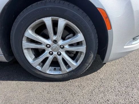 Used 2016 Chrysler 200 Limited FWD image 9