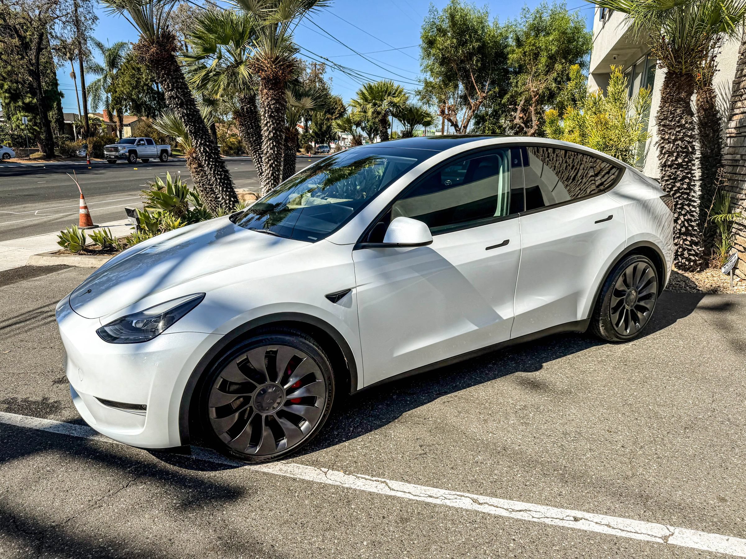 Used 2023 Tesla Model Y Performance AWD/4WD image 6
