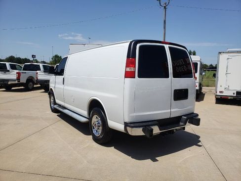 Used 2014 GMC Savana 2500 RWD image 9