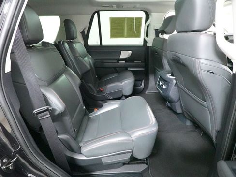 Certified 2025 Ford Expedition Active AWD/4WD image 40