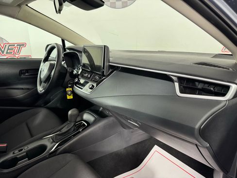 Used 2025 Toyota Corolla LE image 12