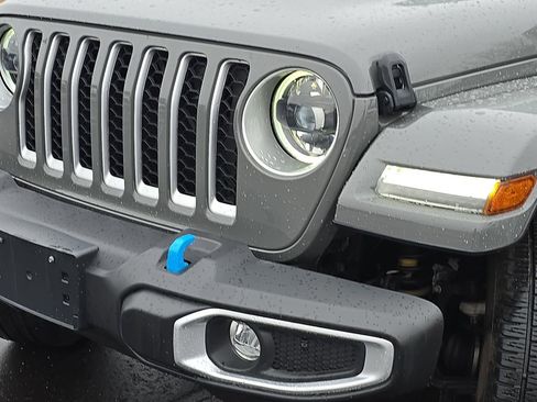 Used 2023 Jeep Wrangler Unlimited Sahara image 36