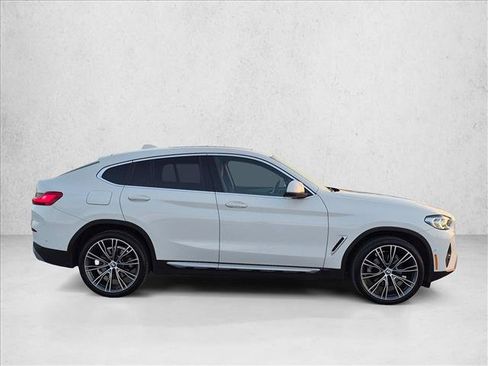 Used 2024 BMW X4 xDrive30i w/ Parking Assistance Package AWD/4WD image 4